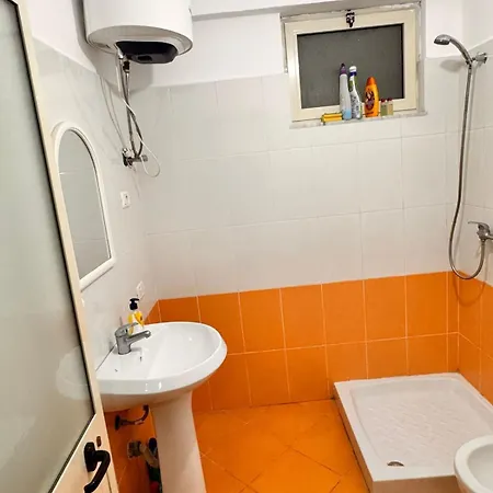3 * Durrës