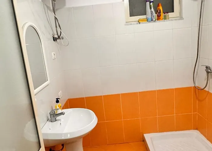 3 * Durrës